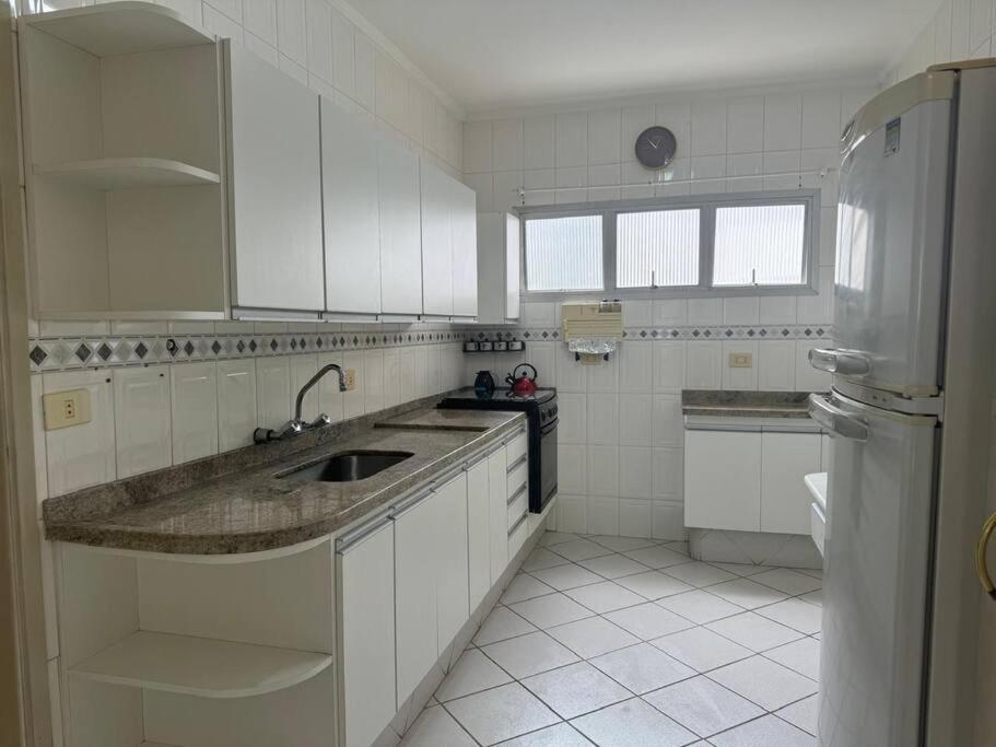 Apartamento Com Vista Mar Гуаружа Экстерьер фото